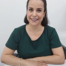 Especialista Elina Barros Ciribelli Carreira